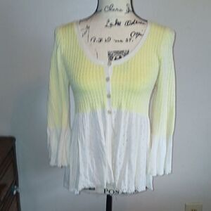 FREE PEOPLE YELLOW & WHITE LIGHT CARDIGAN MEDIUM